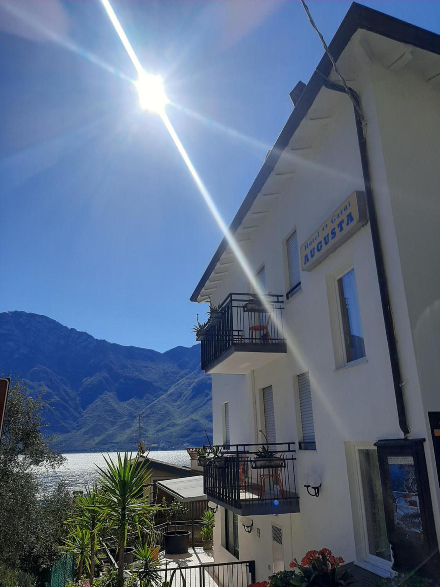 Hotel Augusta Garni Limone sul Garda Exterior foto