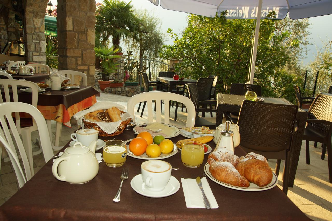 Hotel Augusta Garni Limone sul Garda Exterior foto